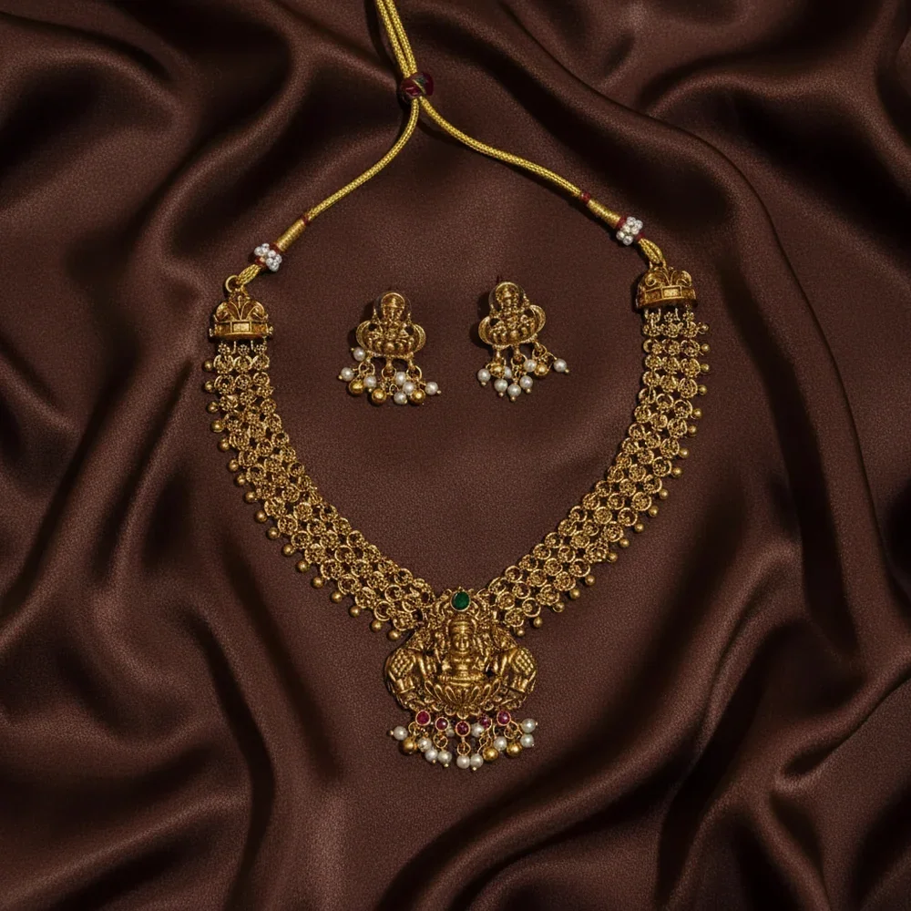 Antique Neckalce with Lakshmi Pendant along with Earrings- SN0009