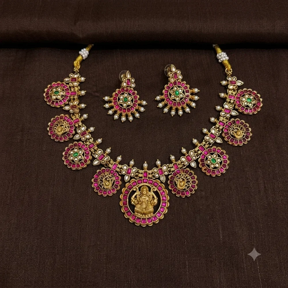 Beautiful Lakshmi Bottu necklace -NN00941